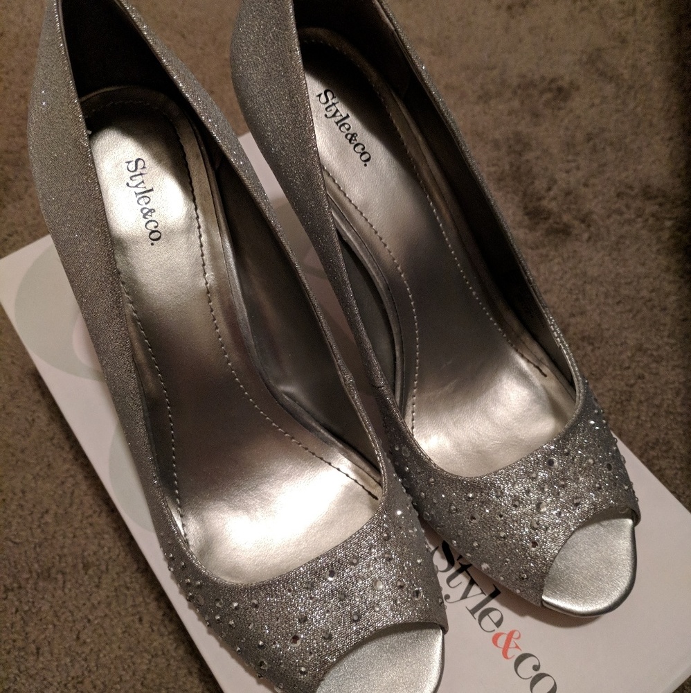 Style & Co silver heels